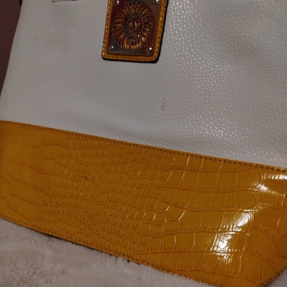 Anne Klein Yellow and White Bag - Picture 12 of 14